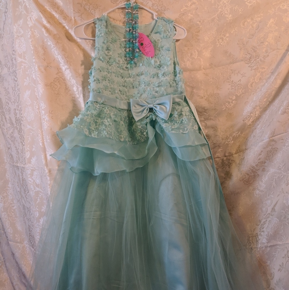 Light green prom dress,(seafoam green)
